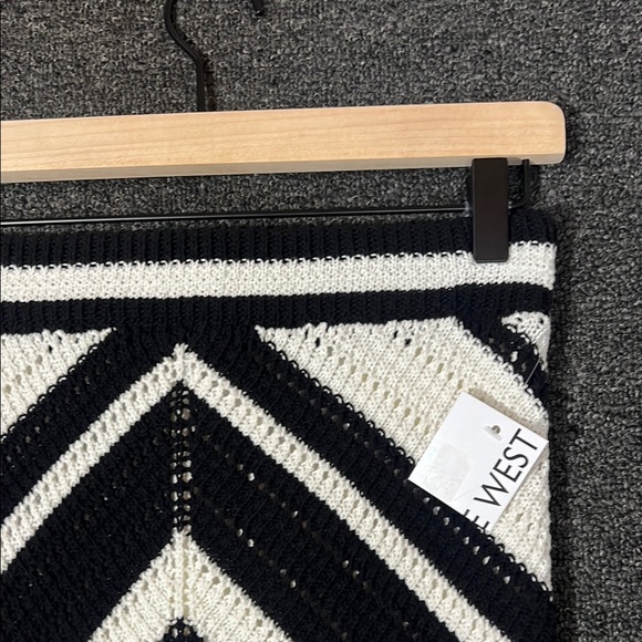 Nine West Crocheted Fitted Black and White Knit Skirt, Womens XS - Picture 3 of 7